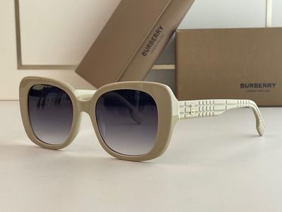 Burberry Sunglasses 733